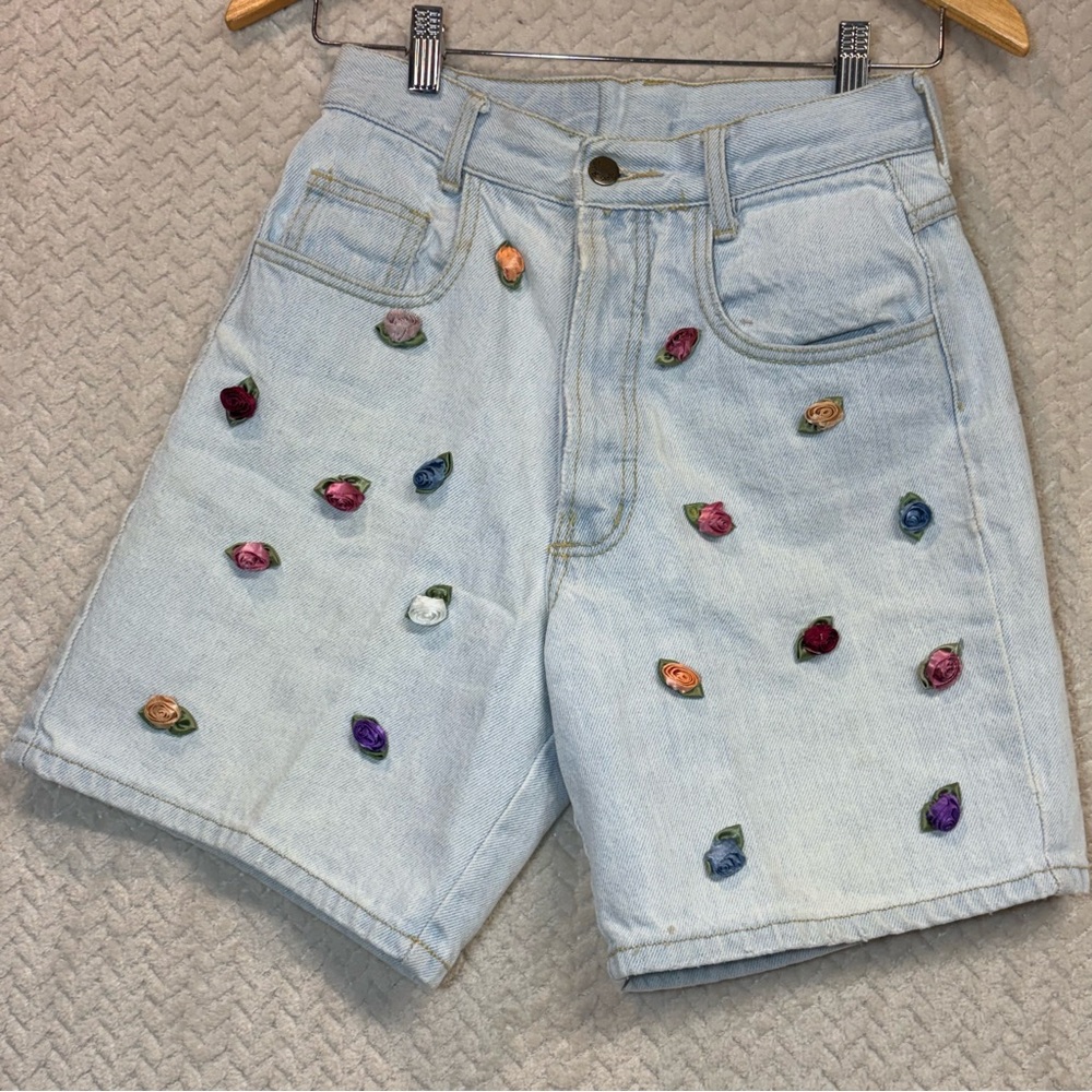 Vintage Paris Blues Womens S Light Blue whimsical Jean Shorts Floral Rosettes